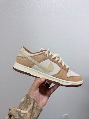 Nike Dunk Low curry